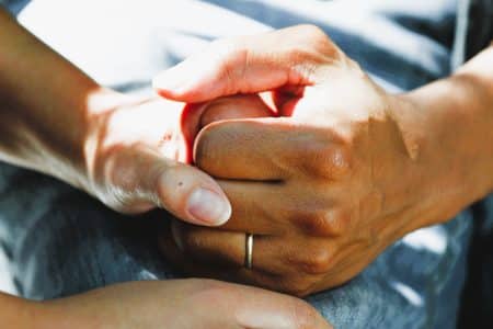 هل يعد ورم الغدة الكظرية خطيراً؟ وكم يعيش المصابون بهذا النوع من الأورام
